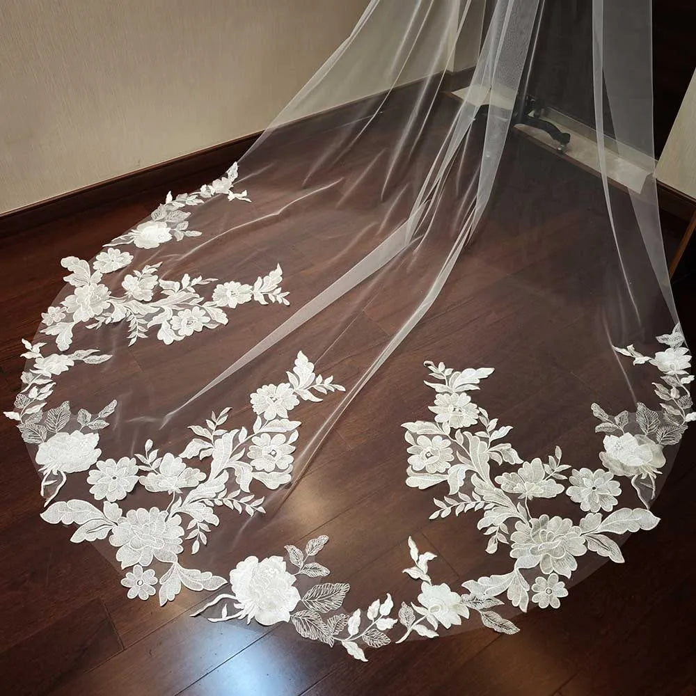 Customized Floral Lace High Quality Wedding Bridal Veil with Comb 3 Meters Long Single Tier