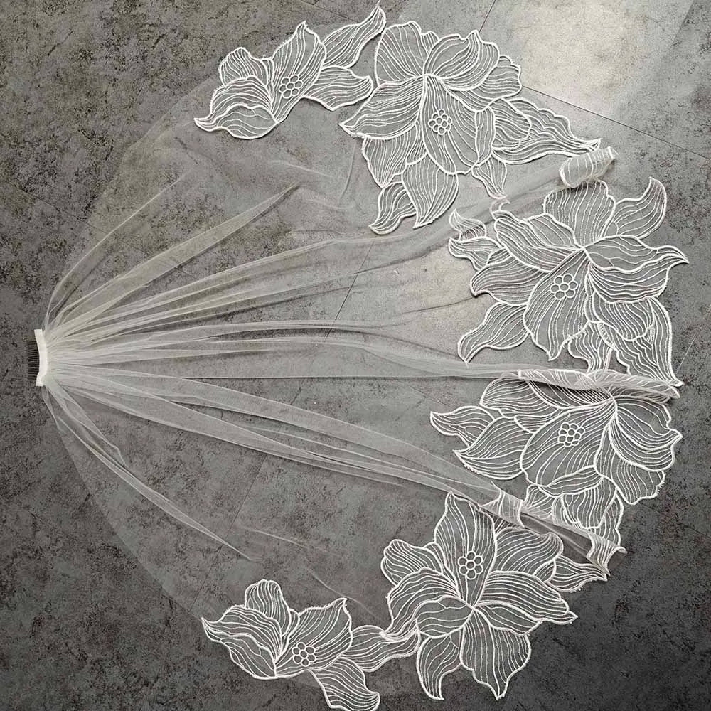 Elegant Short Lace Wedding Veil 1 Meter with Comb Ivory Veil