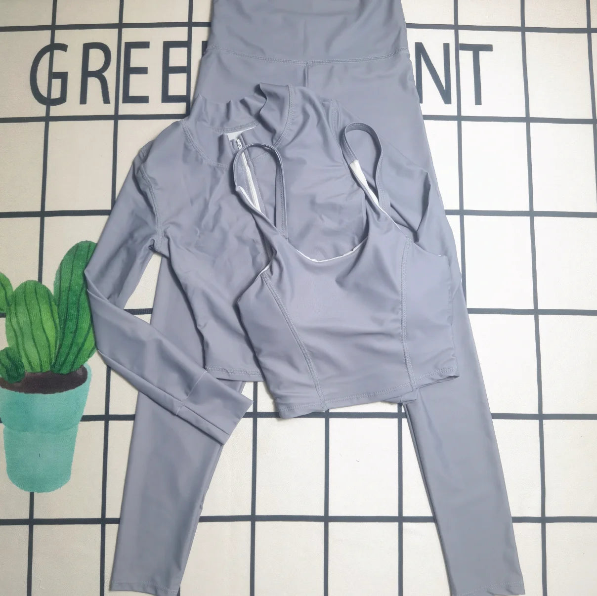 2025 Women's Long Sleeve Yoga workout suit Premium swimsuit, super stretch yoga leggings Exercise fitness three-piece set