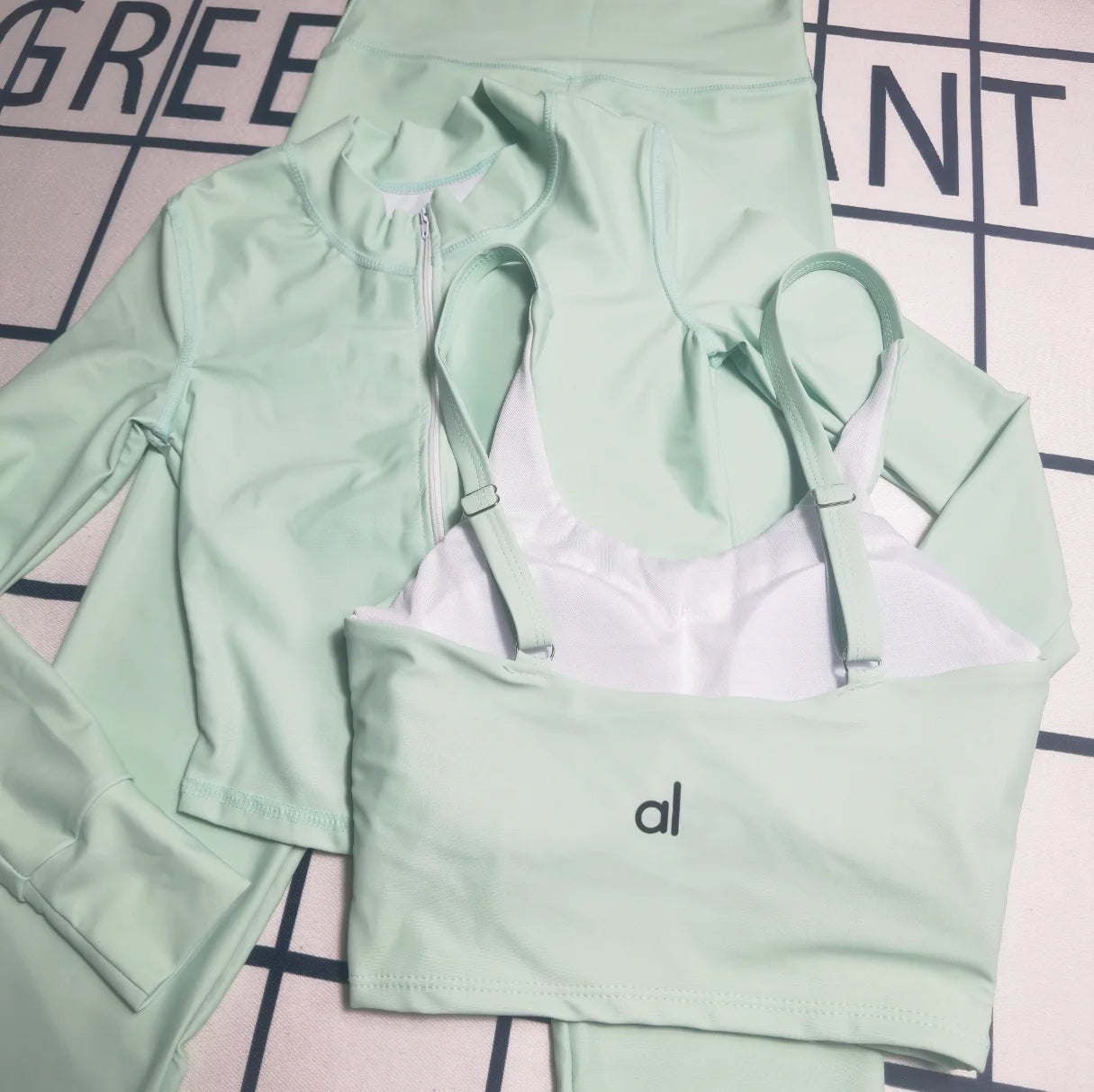 2025 Women's Long Sleeve Yoga workout suit Premium swimsuit, super stretch yoga leggings Exercise fitness three-piece set