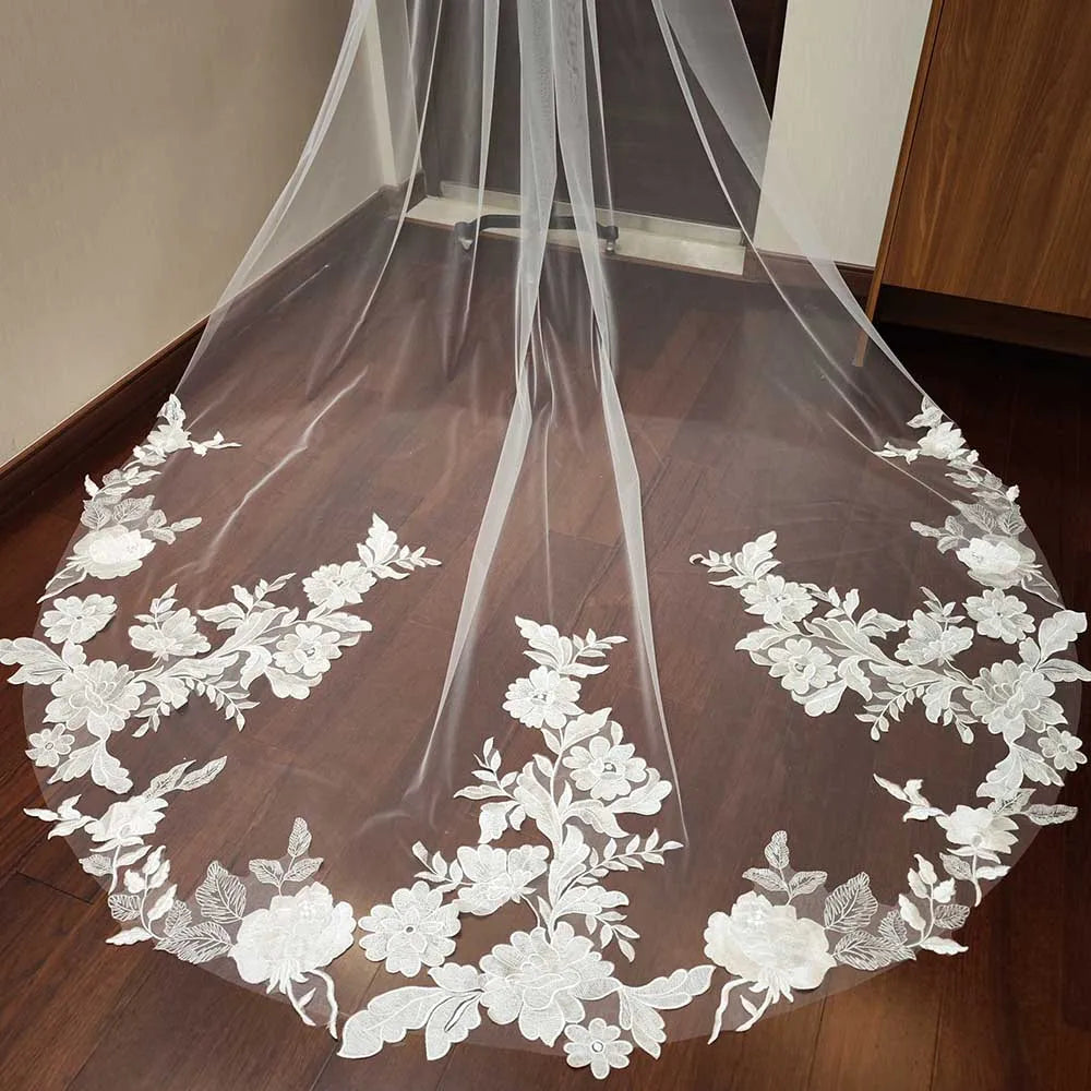 Customized Floral Lace High Quality Wedding Bridal Veil with Comb 3 Meters Long Single Tier