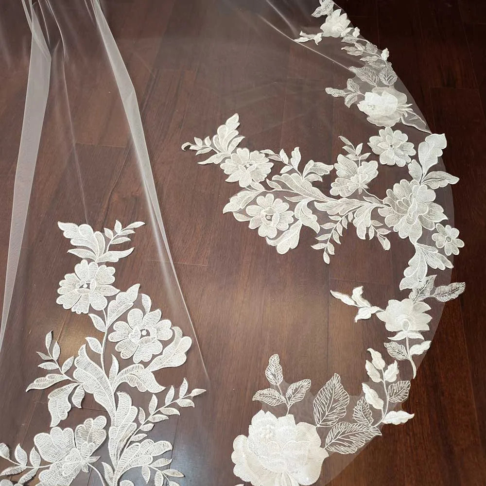 Customized Floral Lace High Quality Wedding Bridal Veil with Comb 3 Meters Long Single Tier