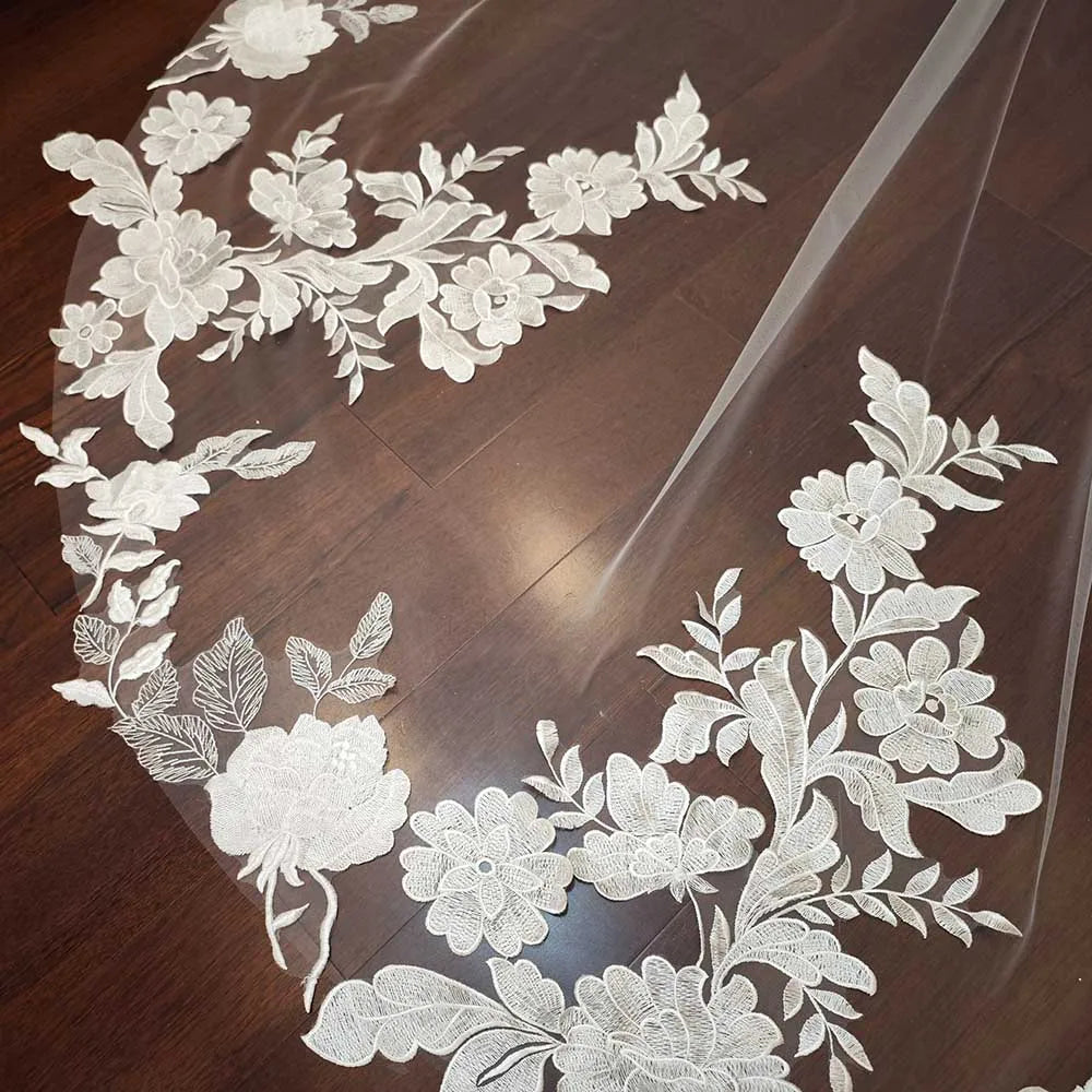 Customized Floral Lace High Quality Wedding Bridal Veil with Comb 3 Meters Long Single Tier