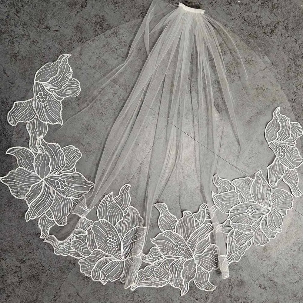 Elegant Short Lace Wedding Veil 1 Meter   with Comb Ivory Veil