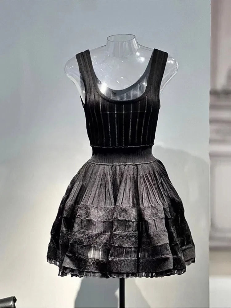 High-end New Short Dress Women's Summer French Style Exquisite Design Sense Niche Sleeveless Vest Stitching Dress 2024