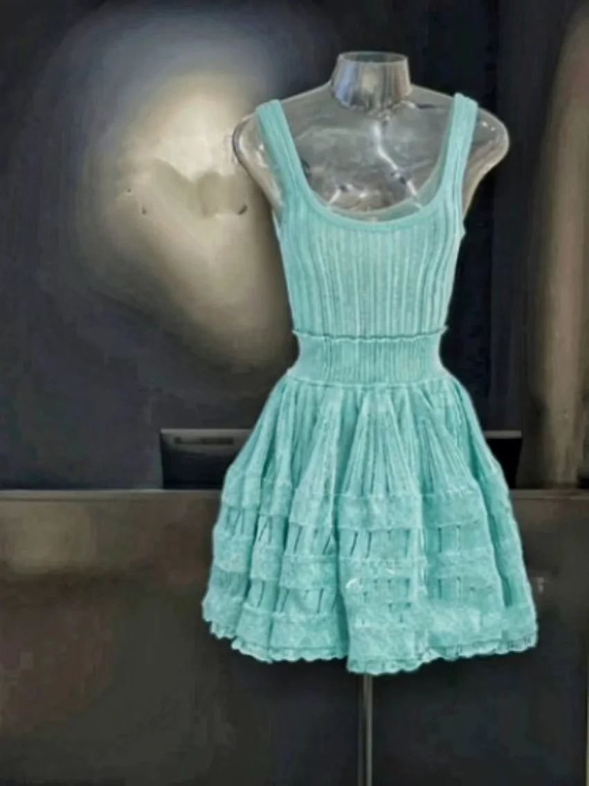 High-end New Short Dress Women's Summer French Style Exquisite Design Sense Niche Sleeveless Vest Stitching Dress 2024