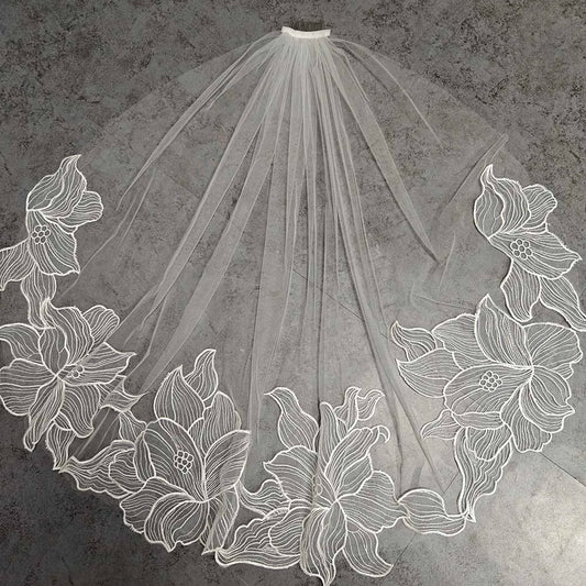 Elegant Short Lace Wedding Veil 1 Meter   with Comb Ivory Veil